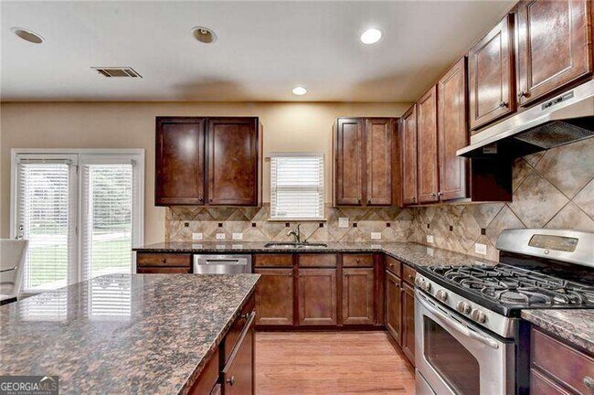 Building Photo - 4228 Woods Creek Ln
