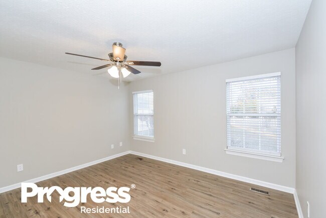 Building Photo - 3338 Meadowhill Dr