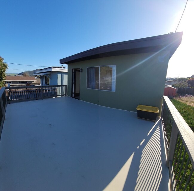 Building Photo - Quaint 2 bedroom 1 bath in quiet neighborhood