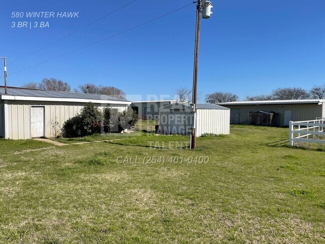 Building Photo - 3 Bedroom, 3 Bathroom Ranch Home with Barn...