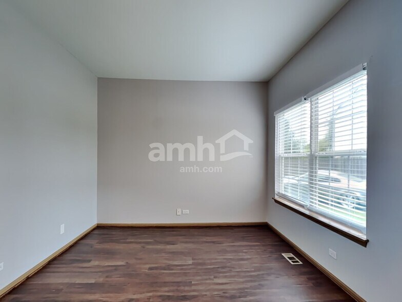 Building Photo - 14 Rolling Hills Ct