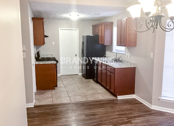 Building Photo - 7272 Indian Hill Trail