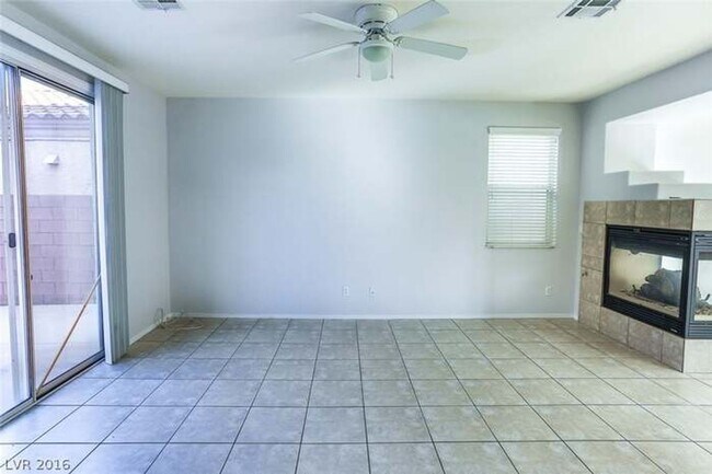 Building Photo - Southwest Three Bedroom Home!!!