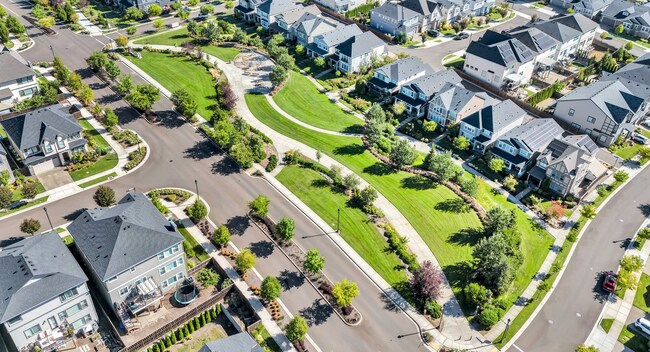 Building Photo - 17181 SW Snowdale St