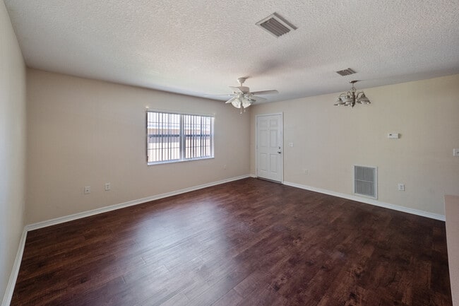 Building Photo - 511 Paulling Dr