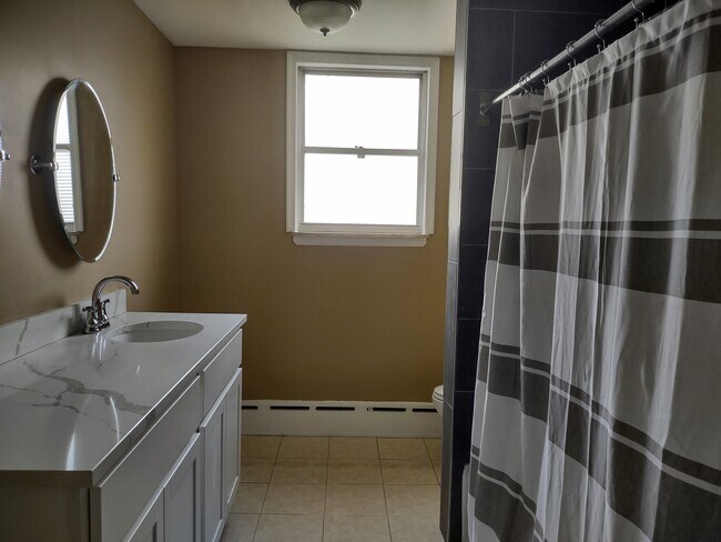 Bathroom - 2237 S Bouvier St