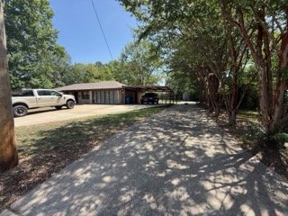 Building Photo - 2412 Redbud St