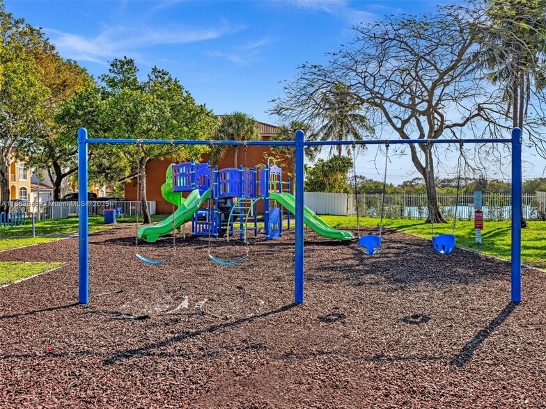 Community - 3844 SW 53rd St