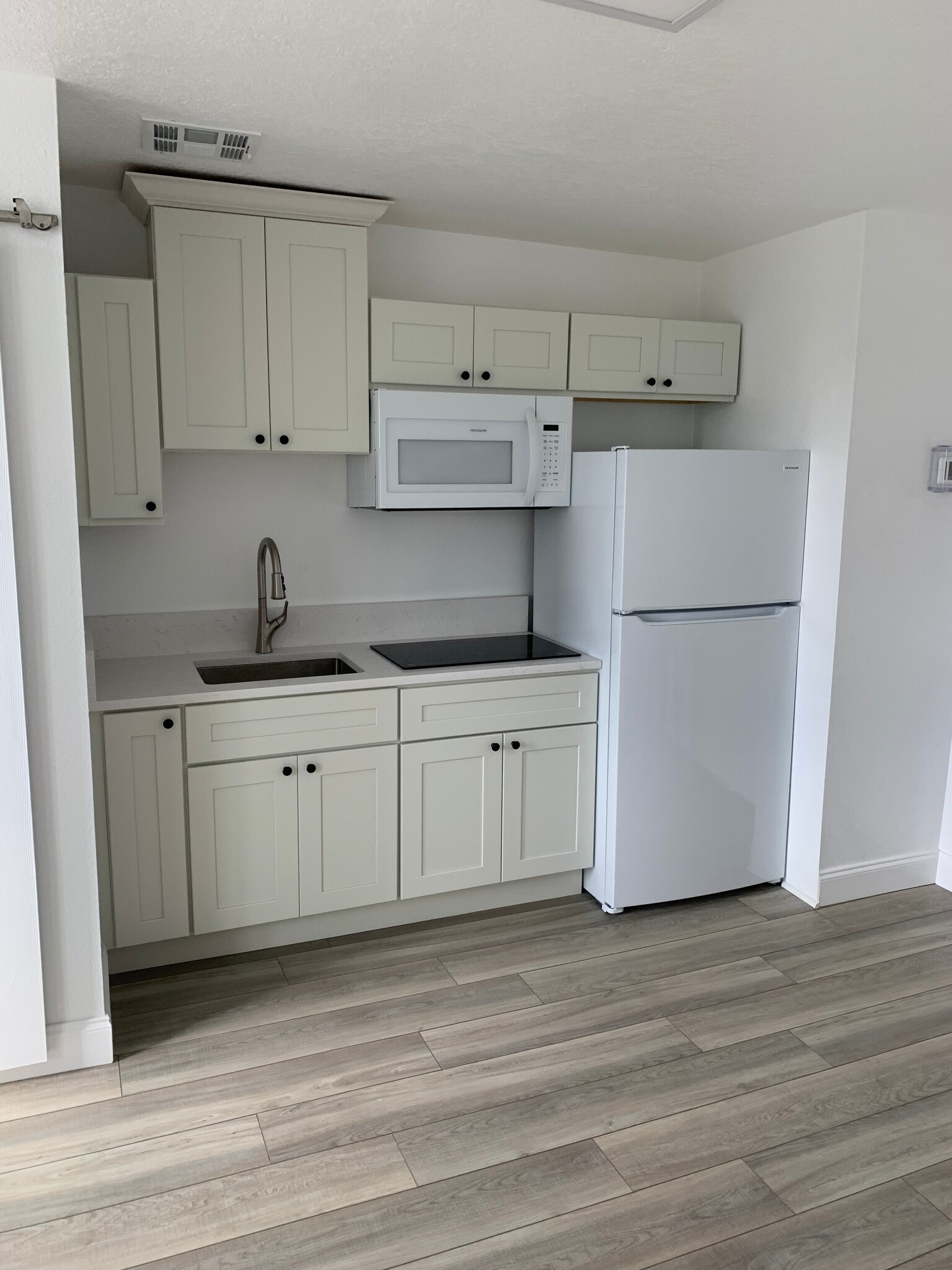 Building Photo - 512 Canal St