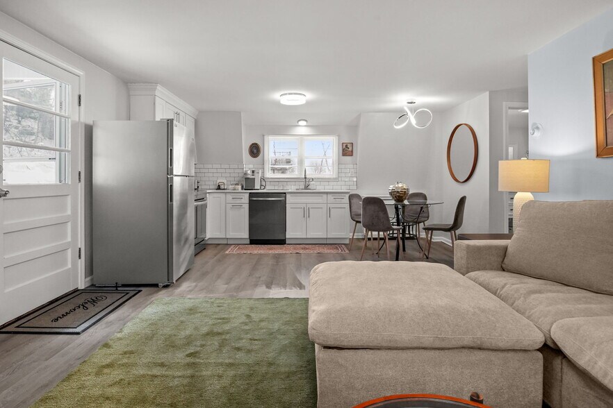 Building Photo - 22 Bonazzo Dr