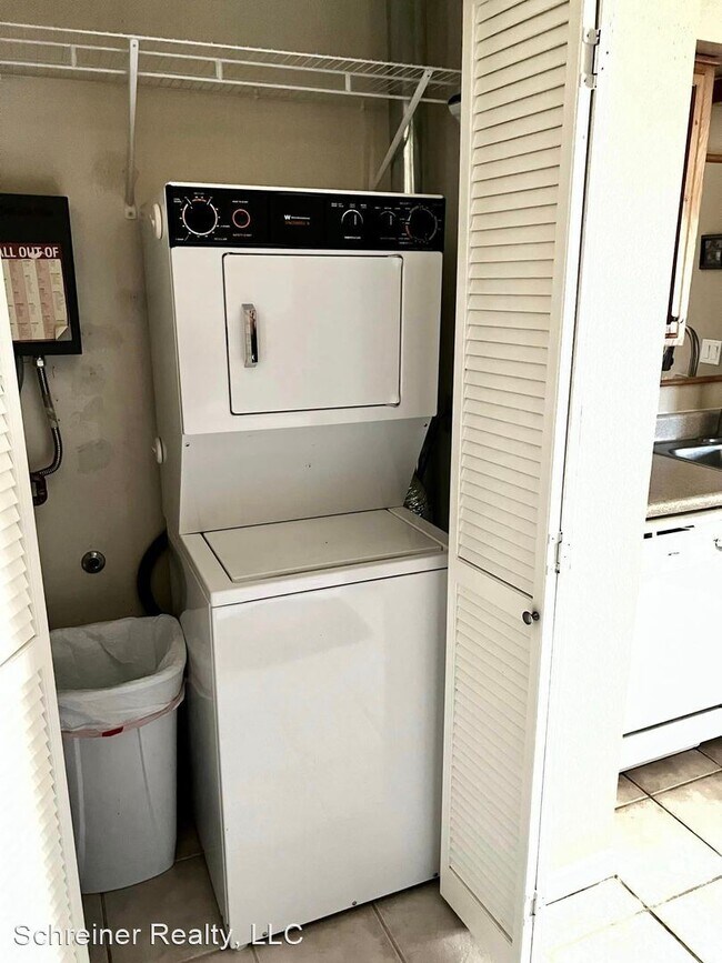 Building Photo - 1 br, 1 bath House - 3270 S. Goldfield #813