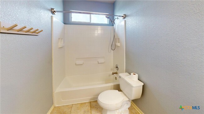 Building Photo - 5505 Orts Dr