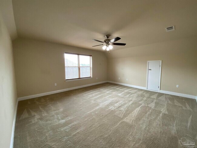Building Photo - 2486 Redford Dr