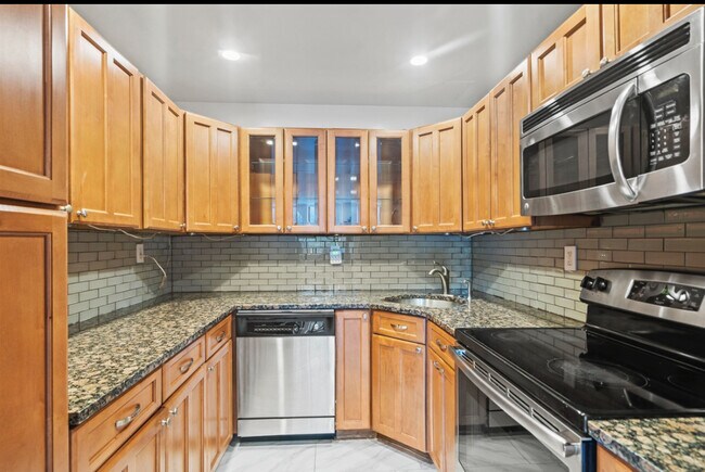 Building Photo - 1 Greene St