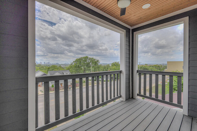 Building Photo - 2137 Buena Vista Pike