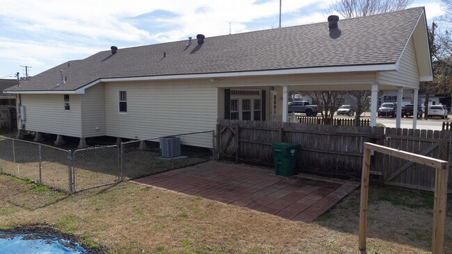 Building Photo - 508 Foreman Dr