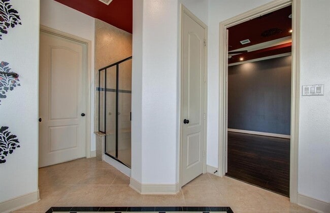 Building Photo - 4203 Scenic Valley Ln