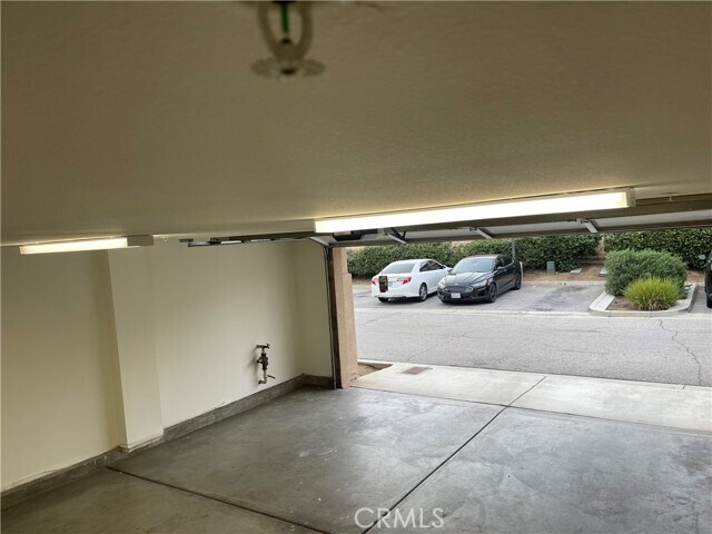 Building Photo - 15613 Lasselle St