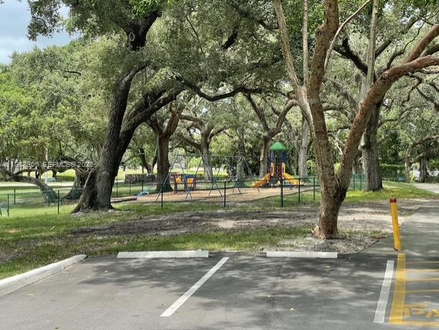 Building Photo - 9441 Live Oak Pl