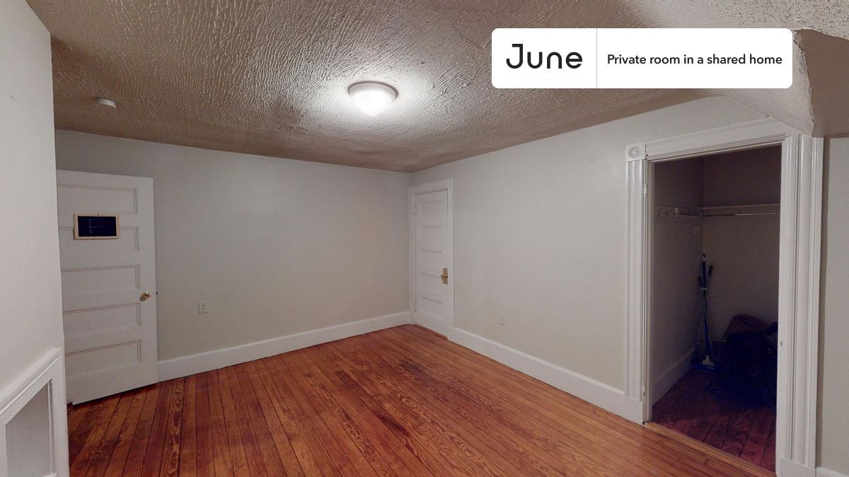 Building Photo - Room in Shared 6 bed/2 bath home in Allston