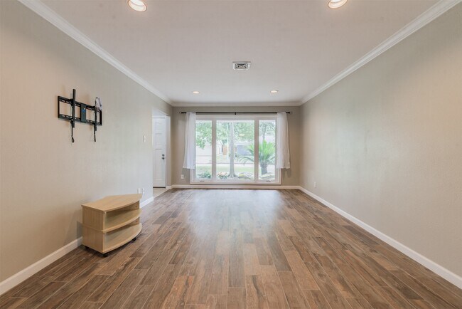 Building Photo - 5310 Carew St