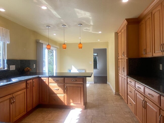 Building Photo - 852 Arcturus Cir