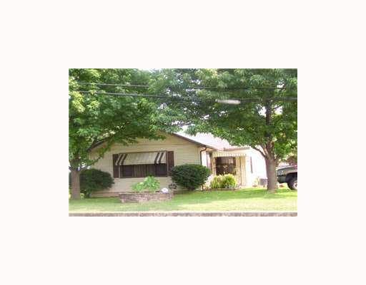 Building Photo - 810 S Cherry Ln