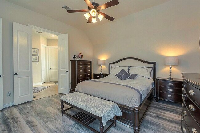 Building Photo - 2302 Falcon Brook Dr