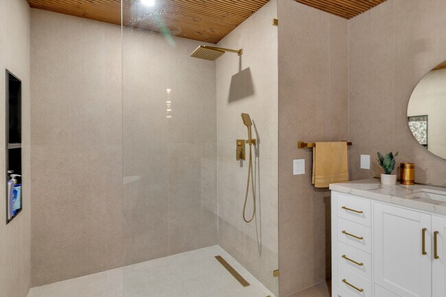 Building Photo - 13400 N Calusa Club Dr