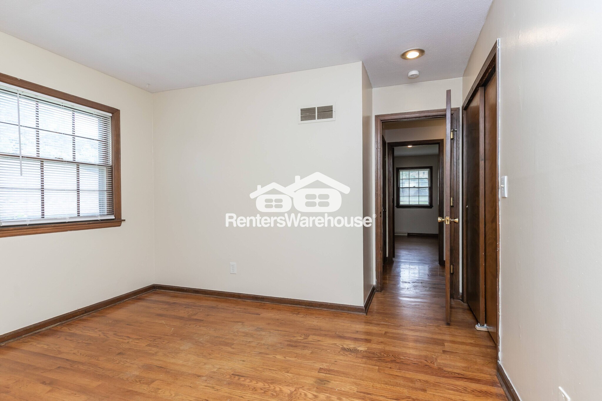 Building Photo - 6425 Blue Ridge Blvd