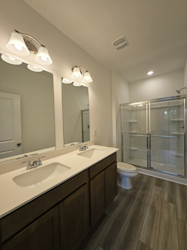 Building Photo - 128 Rosebush Ln