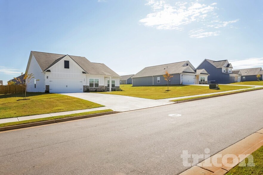 Building Photo - 1100 Amadas Dr