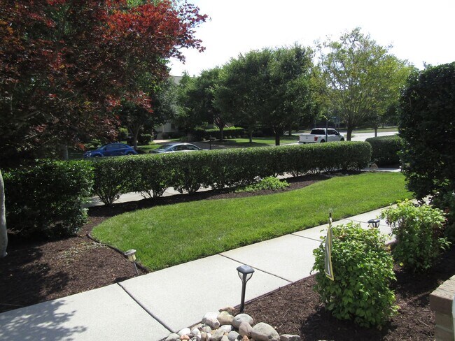 Building Photo - 2084 Kittridge Dr