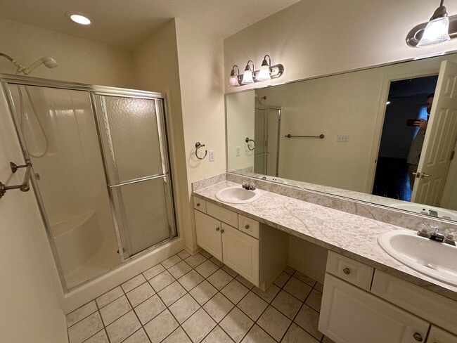 Building Photo - One Level Townhome in Forest