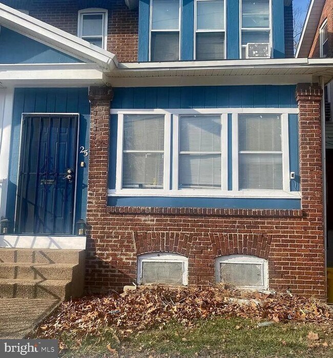 Building Photo - 25 Laurel Ave