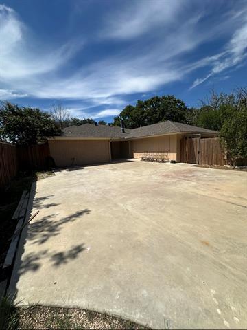 Building Photo - 1121 Goldenrod Dr
