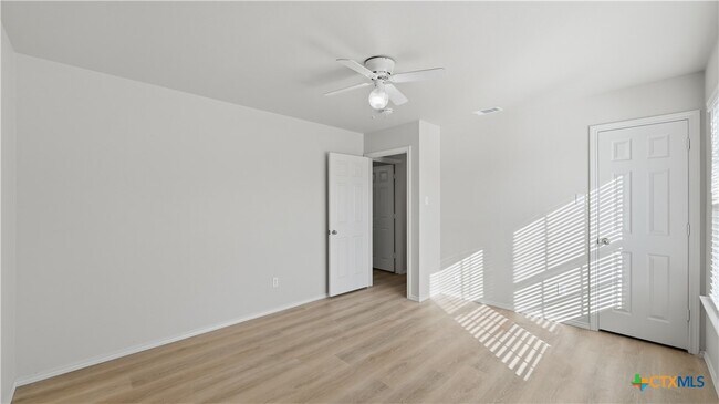 Building Photo - 821 Benning St