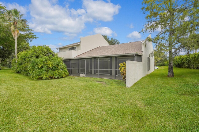 Building Photo - 12712 Spinnaker Ln