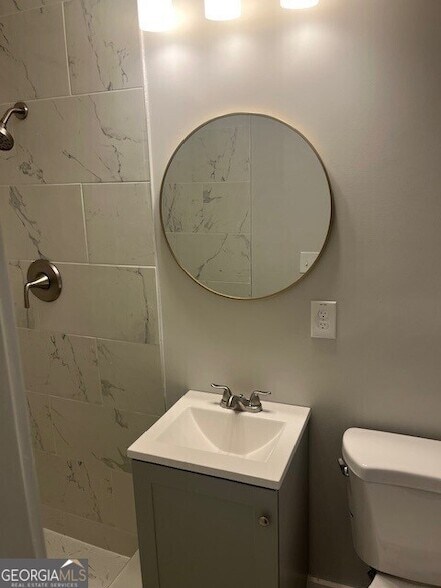 Building Photo - 635 Birchwood Ln SW