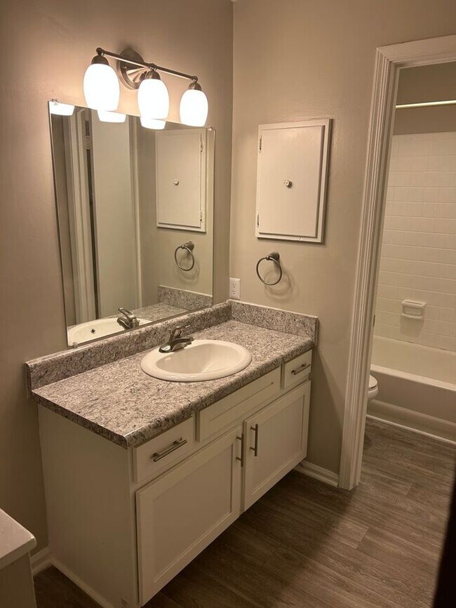 Tranquility meets Claremount Hills Apartme... 7569 Faraday Pl