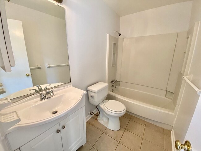 Building Photo - Spacious Condo One Mile to the Beach! One Living Level - Pet Friendly - Private Patio - Ready 05-...