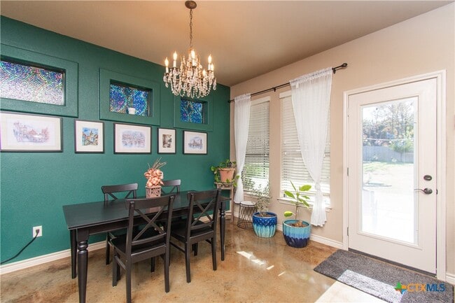 Building Photo - 1020 Woodland Bend Cir