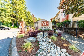 Building Photo - Spacious 2 Bedroom / 2 Bath with Gas Firep...