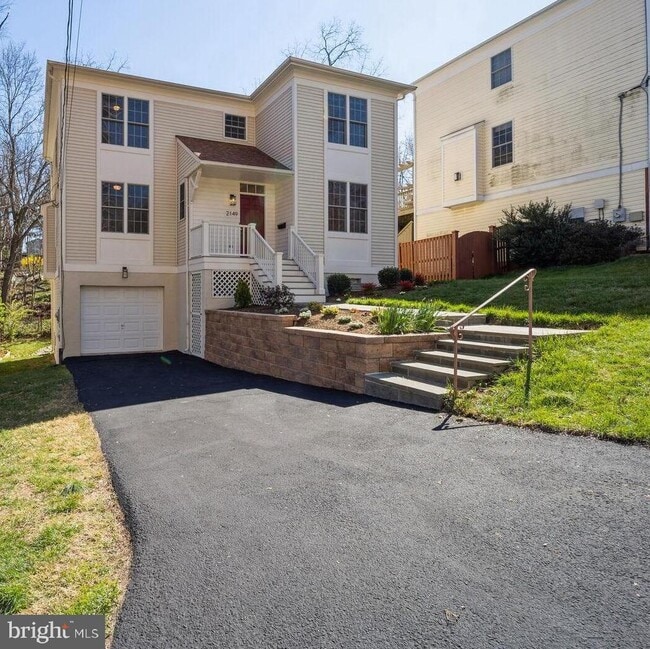 Building Photo - 2149 N Taylor St