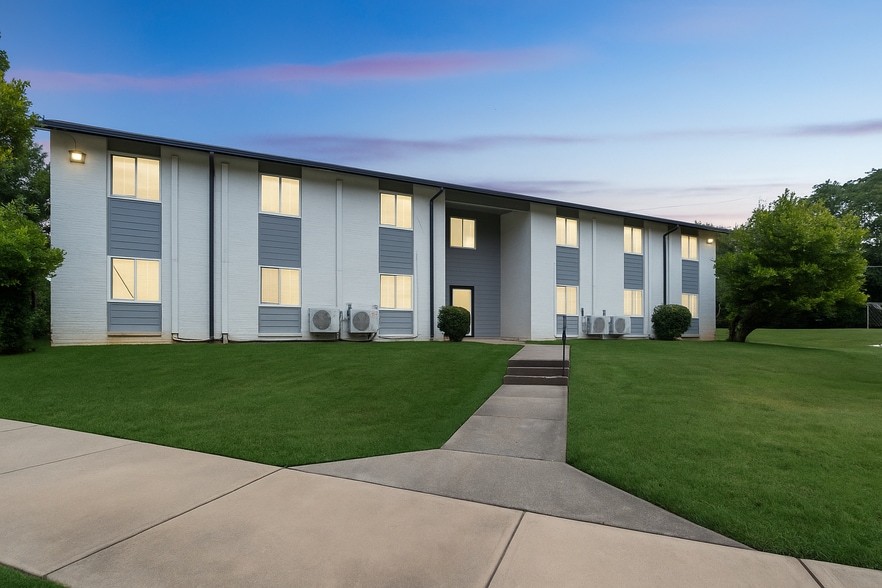 Primary Photo - North Park Apartments