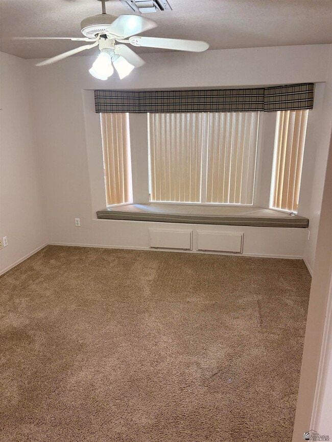 Building Photo - 10390 Fairway Dr