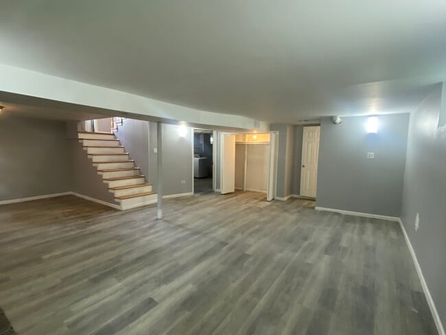 Building Photo - 426 Berteau Ave