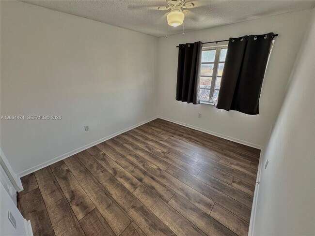 Building Photo - 15460 SW 82nd Ln