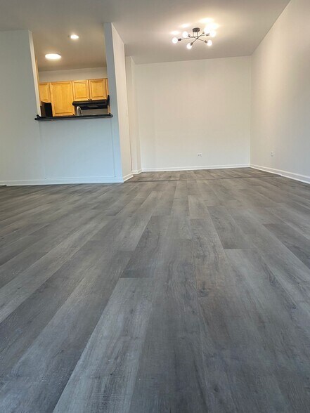 Building Photo - 1919 Prairie Sq