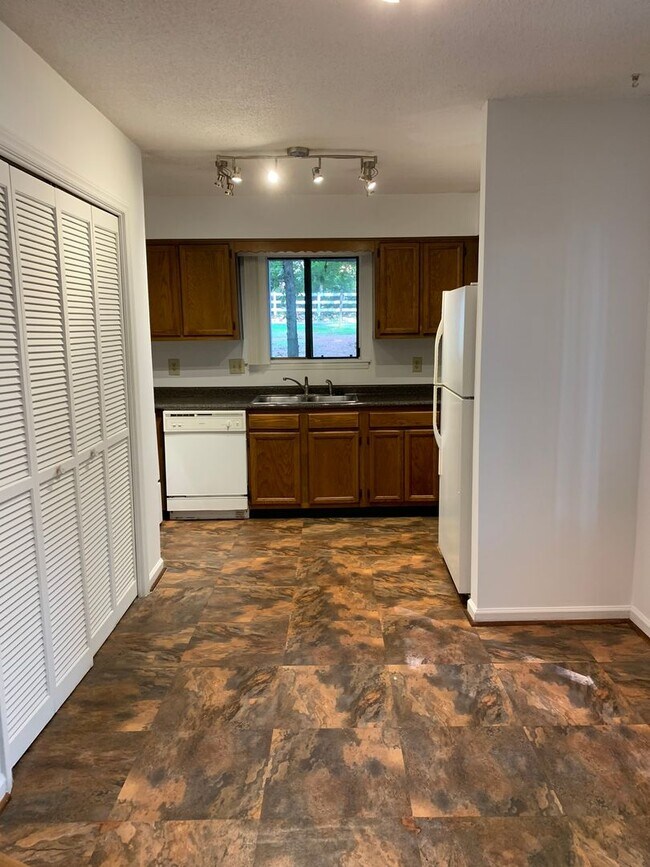 Building Photo - 4716-4718 #7